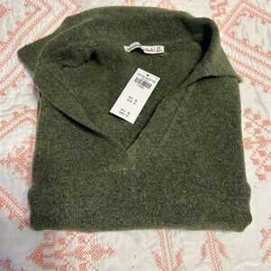 Abercrombie notch neck sweater tee in green